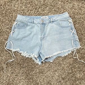 Very Cute light colored Jean shorts